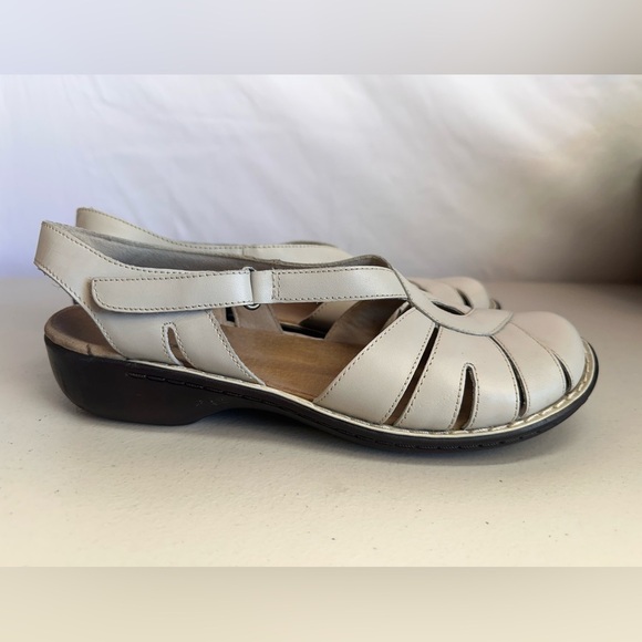 Clarks Bendables Leather Slingback Sandals Women’s 9M White Comfort Shoes - Picture 4 of 7
